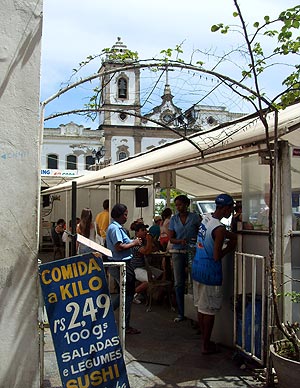 Comida a Kilo am Terreiro de Jesus, Salvador
