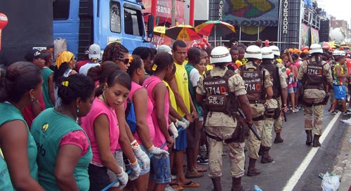 Militärpolizei im Einsatz beim Karneval von Salvador